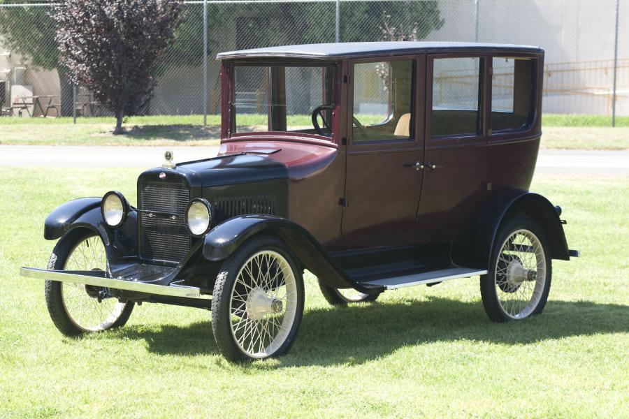  Overland Model 4 Sedan 1922 года  (фото 1 из 11)
